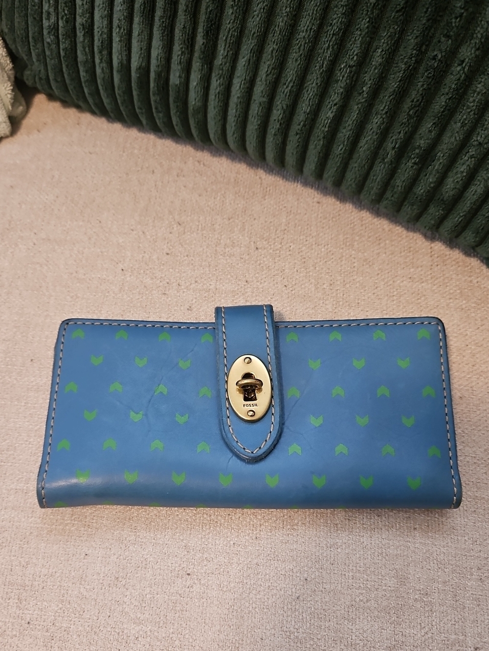 Fossil Blue Leather Wallet with Green Accent Pattern